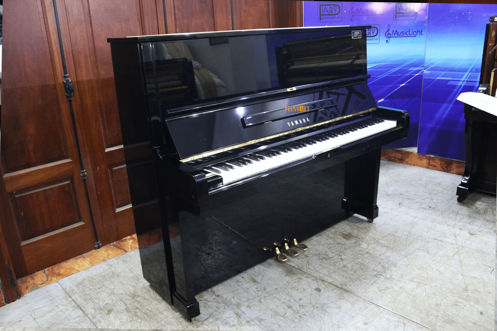 YAMAHA U2H No.1553029